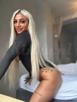 ruby-escort-via-kinky-69ca69940bd6790012b3f7e1