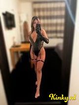 Paola - Brunette Brazilian hot girl party