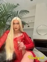 Nicolle - Young Latina sweet face and playful 