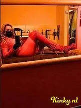 meesteres-payne-bdsm-via-kinky-69959b17c61f220013864327