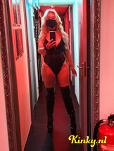meesteres-payne-bdsm-via-kinky-6867bf2e3cd0cf00131ce56d