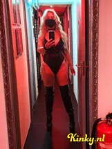 meesteres-payne-bdsm-via-kinky-6867bf2e3cd0cf00131ce56d