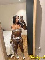 Lola - I'm the woman with a cock you're looking for