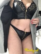 desiree-virtual-sex-via-kinky-65eedacc061c090019efdbcd