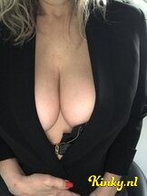 desiree-virtual-sex-via-kinky-65eedb8fb1b6900019d9c011