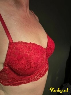 laura-erotische-massage-via-kinky-65317333676a4f001a43c2c5