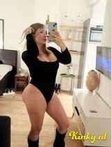 Lorena - unique squirt and party experience