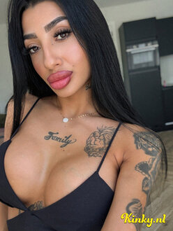 evelina-escort-via-kinky-682b4dd443e4b9001386bff3