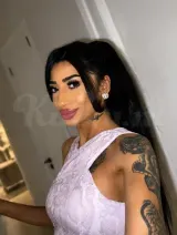 Evelina - Back here  Your party girl