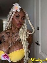 Nova - NL exotische lightskin ebony, tattoos, groene ogen