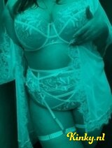 Milou - Knuffelen, strelen, relaxte sex met Hollandse BBW