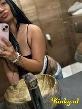 kataleya-escort-via-kinky-685712514783f70013b10de9