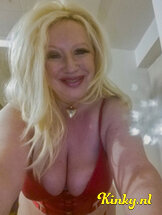 tiffany-prive-ontvangst-via-kinky-6595c87a05ecd500127e8c4b