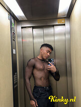 valentino-prive-ontvangst-via-kinky-6835597d31f4b00013ba1989