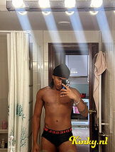 valentino-prive-ontvangst-via-kinky-6835597d31f4b00013ba198a