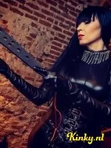 skade-bdsm-via-kinky-656e6cd18bec2e0012770cfa