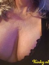 carrie-erotische-massage-via-kinky-68cc0181918ef40013941fb4