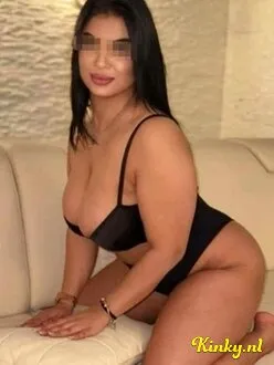 selena-escort-via-kinky-66c7356e92449c00139c3af7