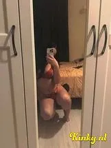 selena-escort-via-kinky-698de2687bf4300013d42ea3