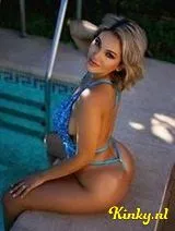 Deysy - Blonde latina met cup D