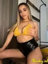 Emily - Emily Very Hot 