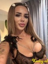 rosa-escort-via-kinky-68e8e4eb6414c600131a6476