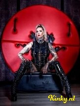 meesteres-alexandra-bdsm-via-kinky-664479c1d1f82d001a338c92