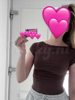 romee-virtual-sex-via-kinky-69e8e43be95b5d00130f5de2