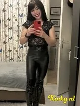 anaku-prive-ontvangst-via-kinky-67064716bdcf5d0013d3482a