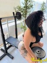 Zoe - Sexy chocolat Latin girl.