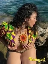 Zoe - Sexy chocolat Latin girl.