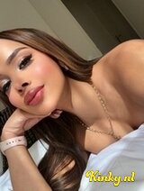 Linda - Colombiana feminine and very horny trans babe