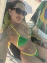 Vanessa - Fistful and very accommodating, eager to play