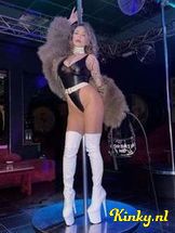 dominatrix-chiarabella-bdsm-via-kinky-6960a6ef86b1a50012fee904