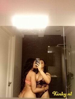 lyra-&-esperanza-prive-ontvangst-via-kinky-679ad624474f31001381b903