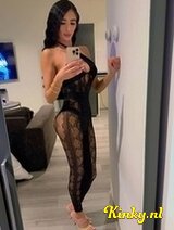 Scarlett - The Queen of pleasure and discretion, a Goddess
