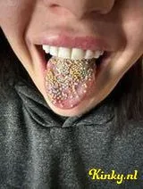 Emmy - Lieve geile dame met heerlijk warm poesje