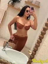 amira-escort-via-kinky-690fdae2f044d900134e464c