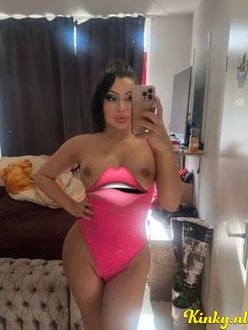 souhaila-prive-ontvangst-via-kinky-690d9d7b0e66ef00137b59af