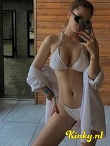 Rebeca - Sensual Party Girl