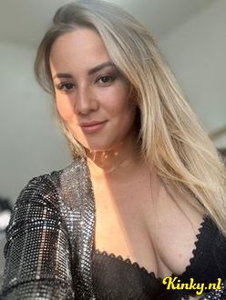 khloe-escort-via-kinky-692a3a914f89120013ba10e3