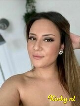 khloe-escort-via-kinky-67aa68a5e0963b0013d8f1c7