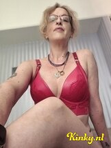 laura-virtual-sex-via-kinky-689064096f455c0013d0a374