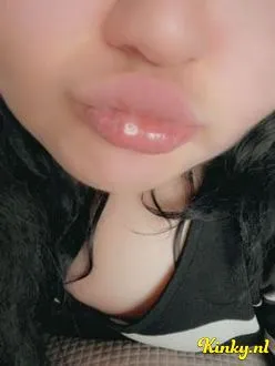 nathalie-virtual-sex-via-kinky-6985ebddac6ef70013cbba51