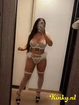 khloe-escort-via-kinky-698b2aa947af610013788961