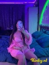 khloe-escort-via-kinky-6988a7b3bb927a00130a52d0