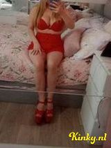 Kelly - your dangerous blonde