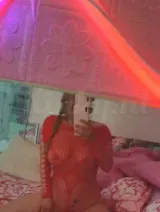 Kelly - your dangerous blonde