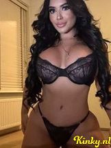 kendal-prive-ontvangst-via-kinky-68dfd3487e9b92001310b89d