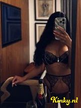 meesteres-nika-bdsm-via-kinky-695e5bd1b6564e00135effda